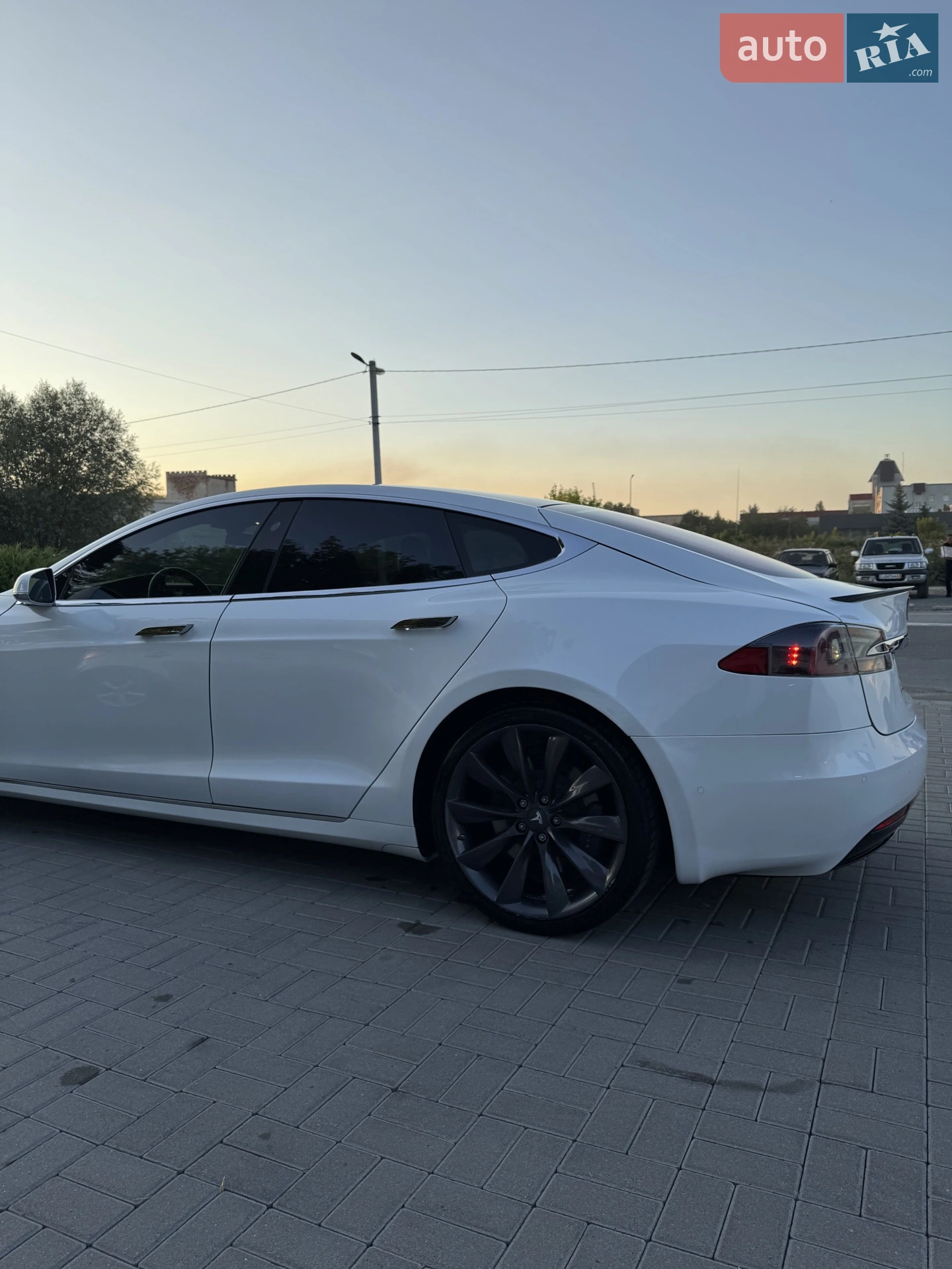 2020 Tesla Model S - мініатюра 14