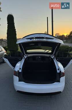 Лифтбек Tesla Model S 2020 в 