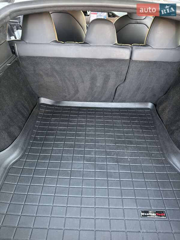 Лифтбек Tesla Model S 2020 в Каменец-Подольском фото 21 Лифтбек Tesla Model S 2020 в Каменец-Подольском