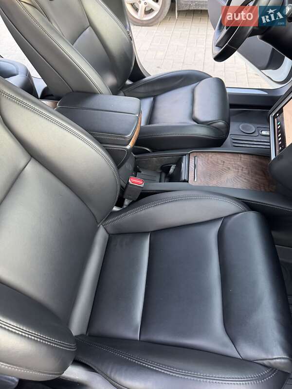 Лифтбек Tesla Model S 2020 в Каменец-Подольском фото 23 Лифтбек Tesla Model S 2020 в Каменец-Подольском
