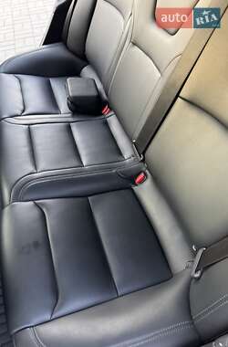 Лифтбек Tesla Model S 2020 в 