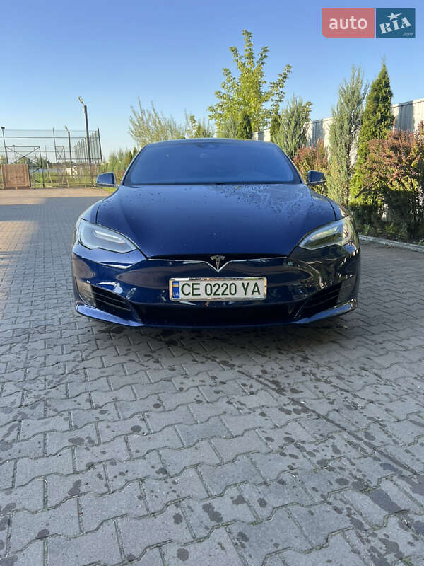 Ліфтбек Tesla Model S 2016 в Чернівцях