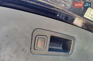 Лифтбек Tesla Model S 2012 в 