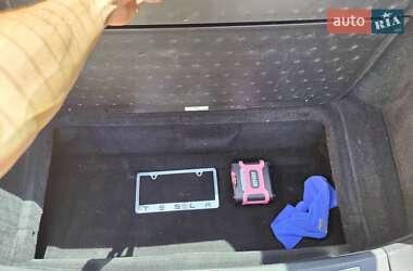 Лифтбек Tesla Model S 2012 в 