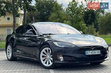 Лифтбек Tesla Model S 2016 в Ивано-Франковске