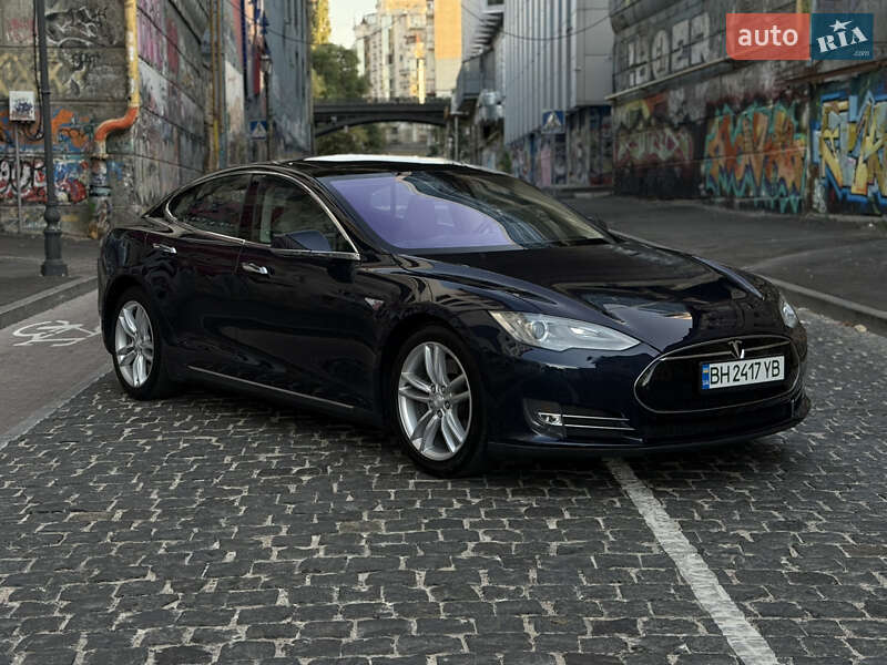 Лифтбек Tesla Model S 2013 в Одессе