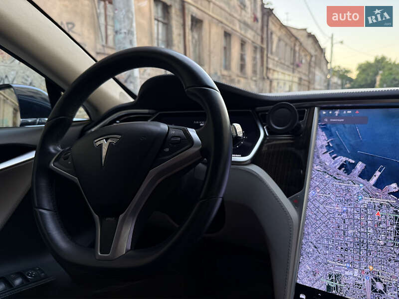 Лифтбек Tesla Model S 2013 в Одессе