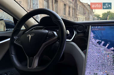 Лифтбек Tesla Model S 2013 в 