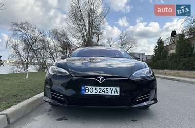 Лифтбек Tesla Model S 2017 в 
