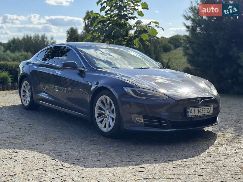 Лифтбек Tesla Model S 2017 в Обухове