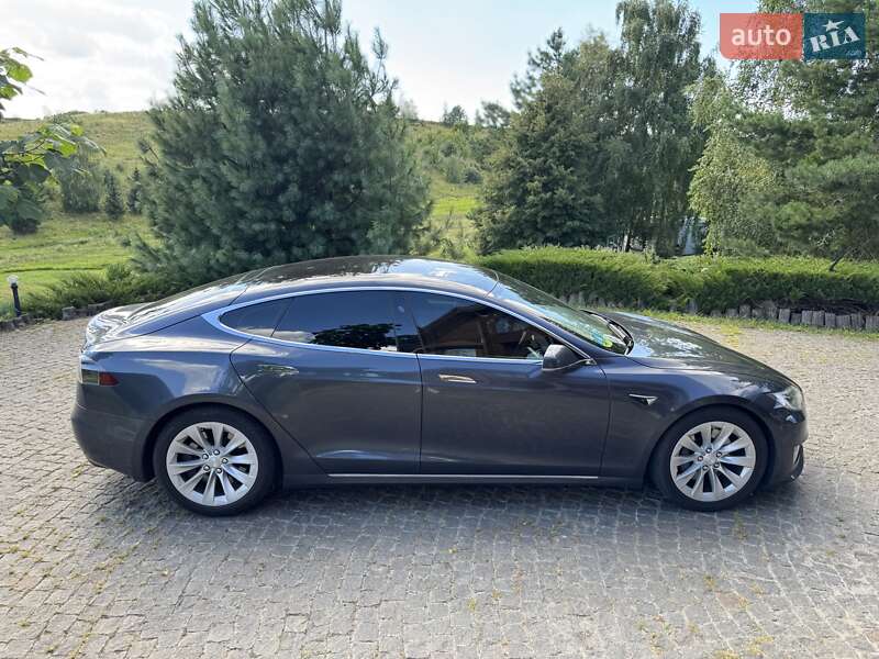 Лифтбек Tesla Model S 2017 в Обухове