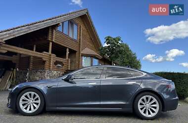 Лифтбек Tesla Model S 2017 в 