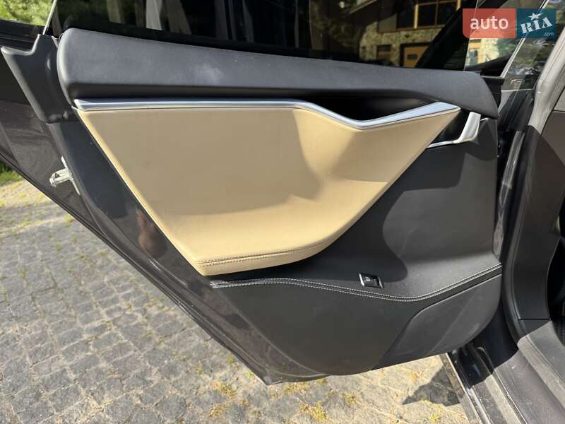 Лифтбек Tesla Model S 2017 в Обухове