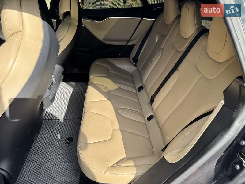 Лифтбек Tesla Model S 2017 в Обухове