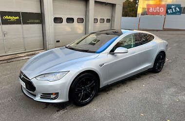 Лифтбек Tesla Model S 2013 в 