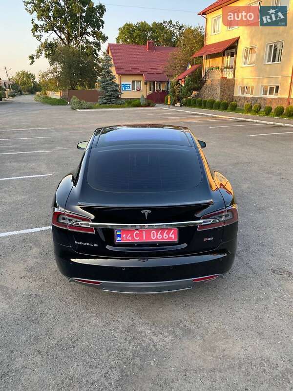 Лифтбек Tesla Model S 2013 в Ивано-Франковске