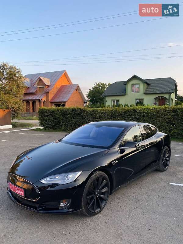 Лифтбек Tesla Model S 2013 в Ивано-Франковске