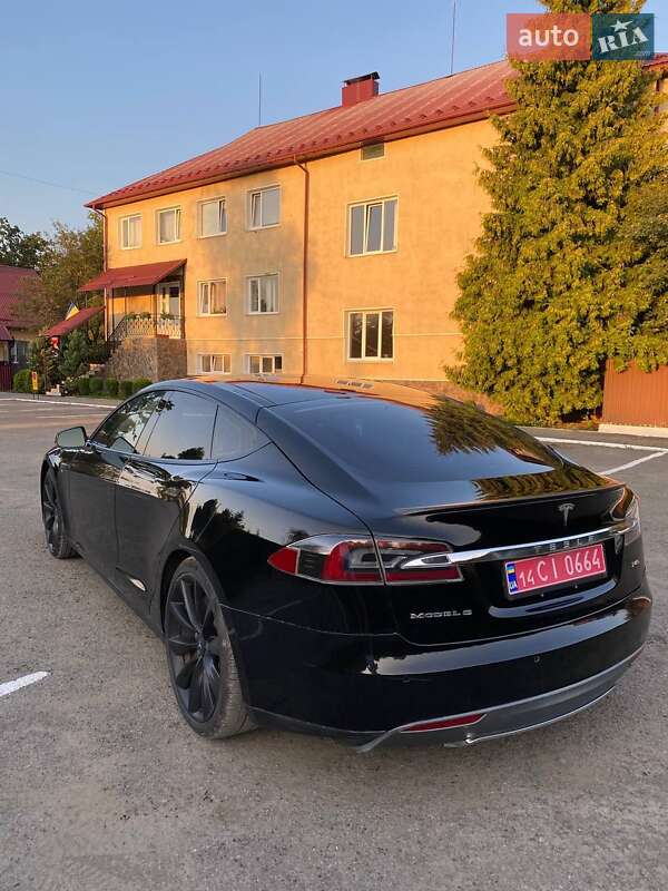 Лифтбек Tesla Model S 2013 в Ивано-Франковске
