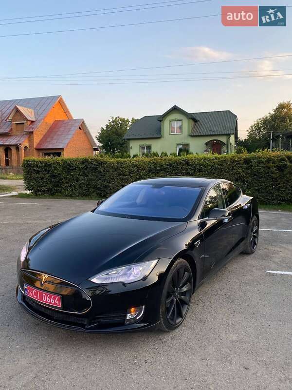 Лифтбек Tesla Model S 2013 в Ивано-Франковске