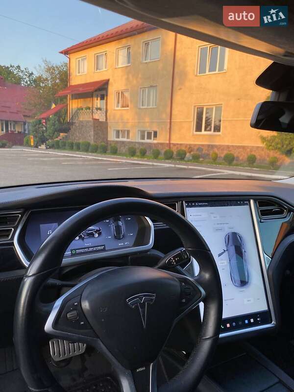 Лифтбек Tesla Model S 2013 в Ивано-Франковске