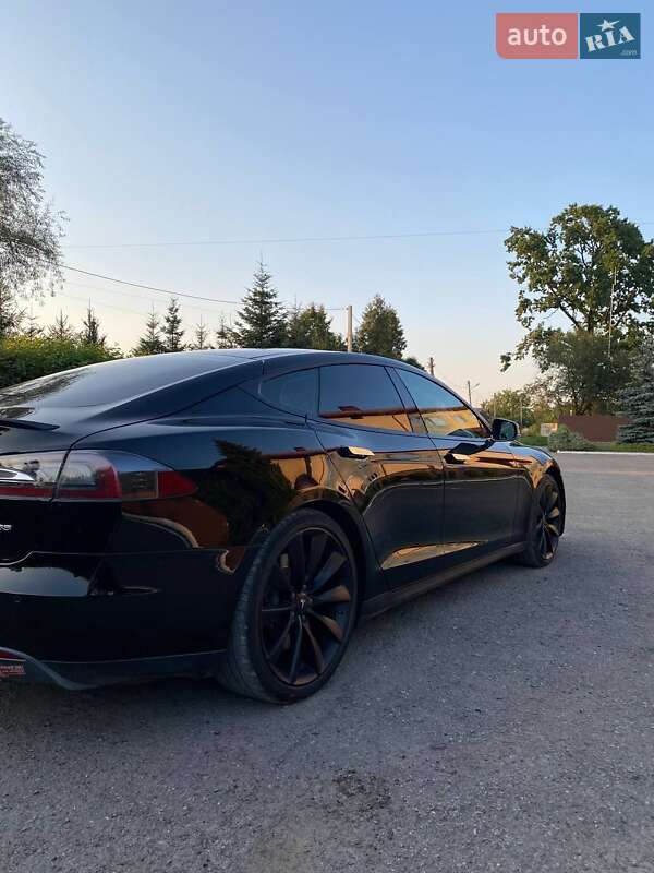 Лифтбек Tesla Model S 2013 в Ивано-Франковске