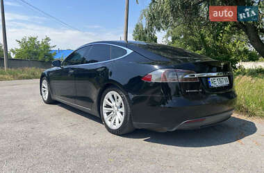 Лифтбек Tesla Model S 2013 в 
