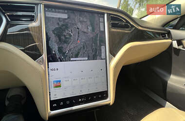 Лифтбек Tesla Model S 2013 в 