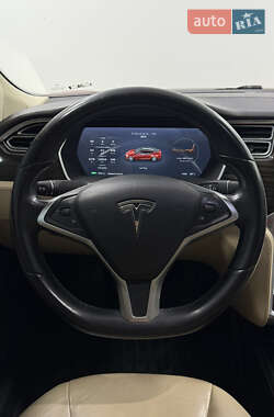 Лифтбек Tesla Model S 2014 в 