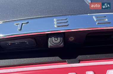 Лифтбек Tesla Model S 2018 в 