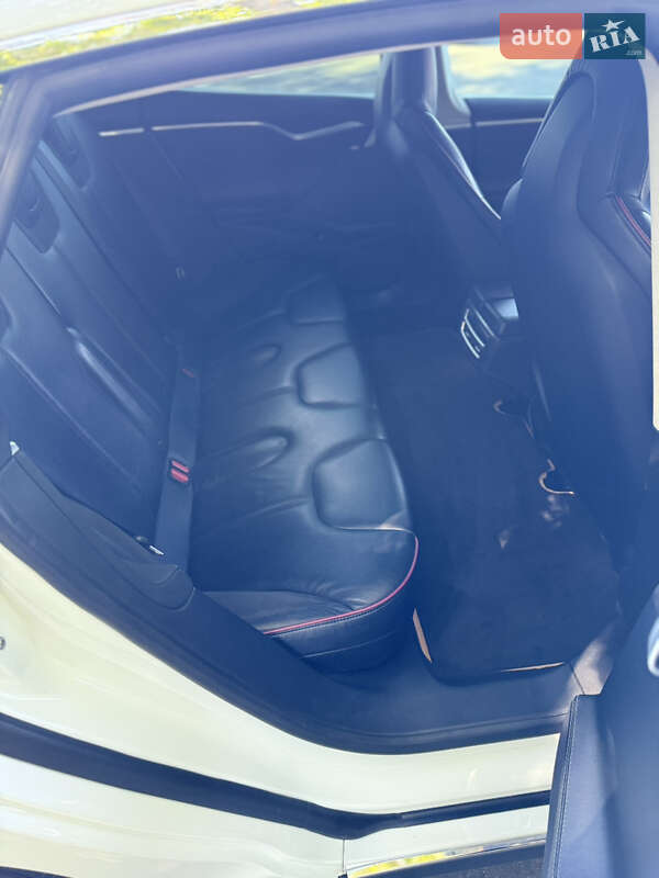 Лифтбек Tesla Model S 2013 в Днепре