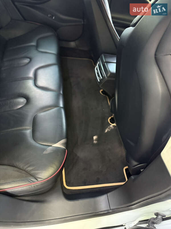 Лифтбек Tesla Model S 2013 в Днепре
