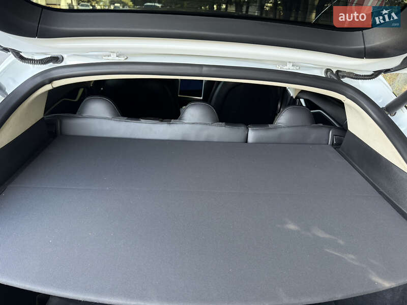 Лифтбек Tesla Model S 2013 в Днепре