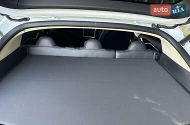 Лифтбек Tesla Model S 2013 в 