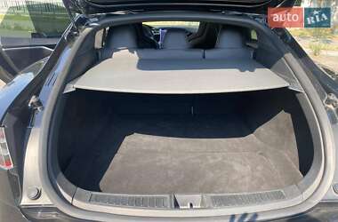 Лифтбек Tesla Model S 2016 в 