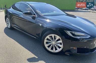 Лифтбек Tesla Model S 2016 в 