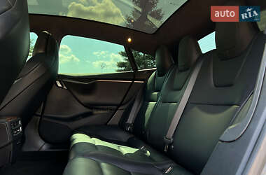 Лифтбек Tesla Model S 2019 в 