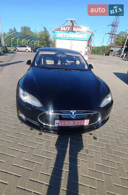 Лифтбек Tesla Model S 2013 в 