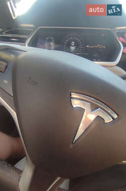 Лифтбек Tesla Model S 2013 в 