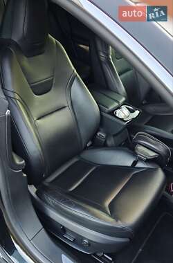 Лифтбек Tesla Model S 2015 в 