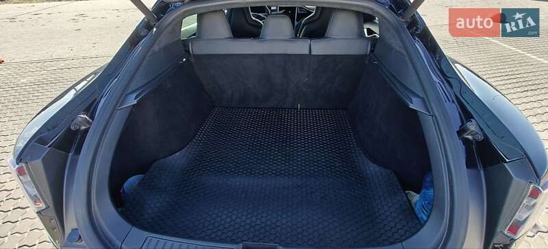 Лифтбек Tesla Model S 2014 в Одессе