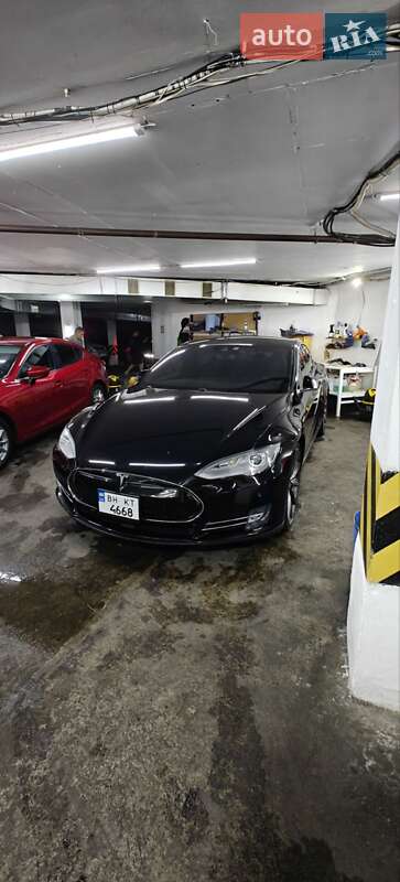 Лифтбек Tesla Model S 2014 в Одессе
