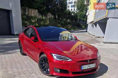 Tesla Model S 2020