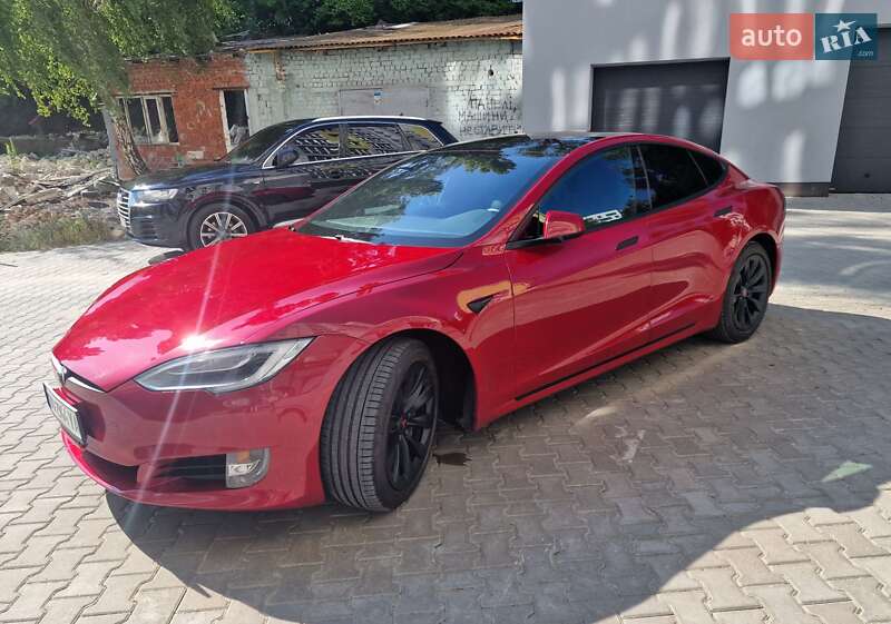 Лифтбек Tesla Model S 2020 в Тернополе