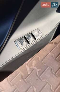Лифтбек Tesla Model S 2020 в 