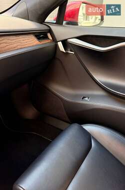 Лифтбек Tesla Model S 2020 в 