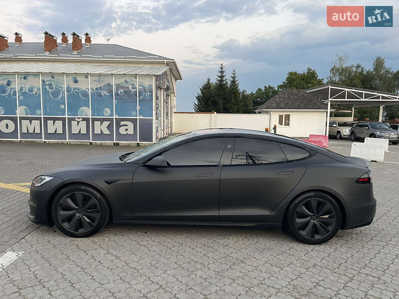Лифтбек Tesla Model S 2023 в Черновцах