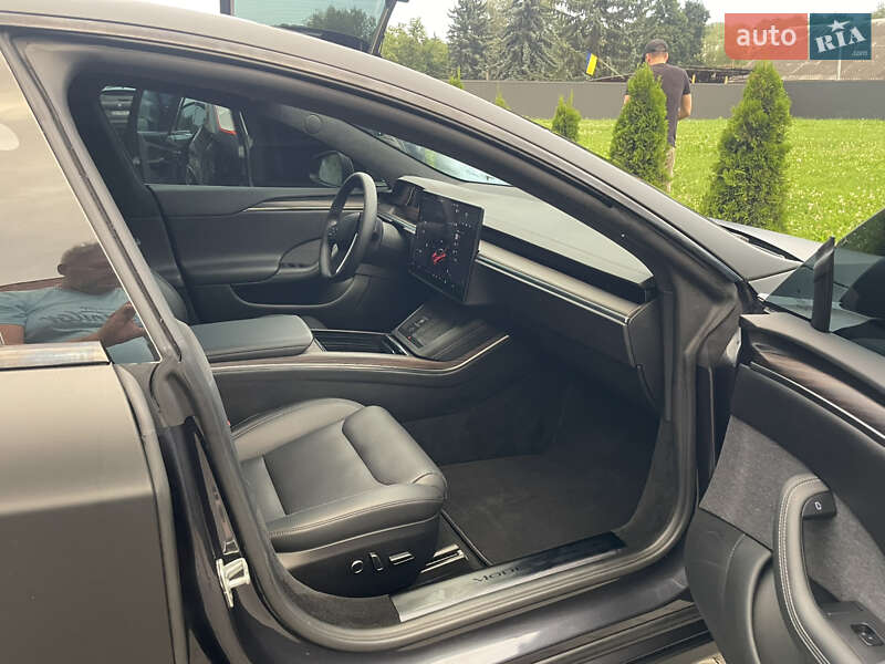 Лифтбек Tesla Model S 2023 в Черновцах