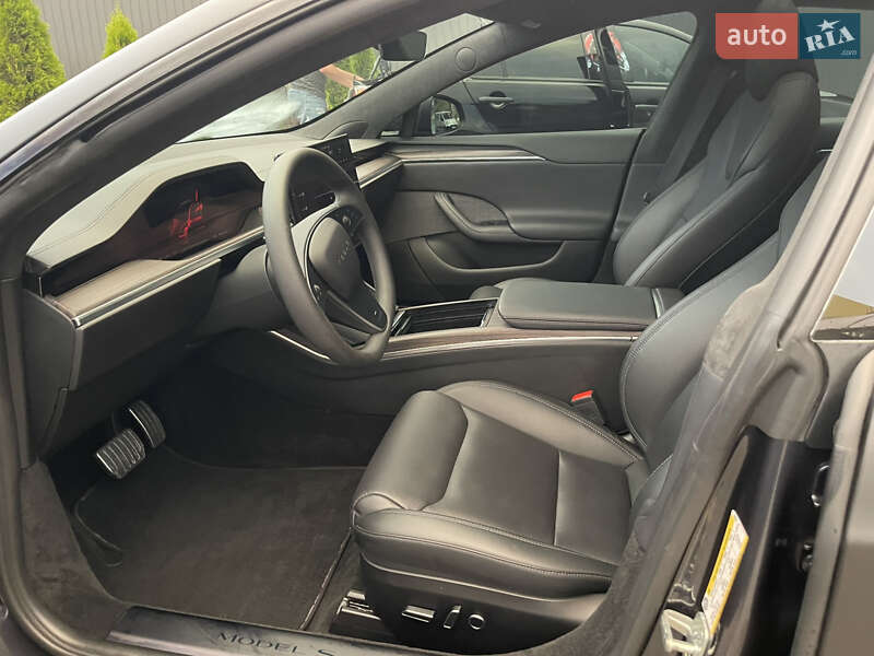 Лифтбек Tesla Model S 2023 в Черновцах