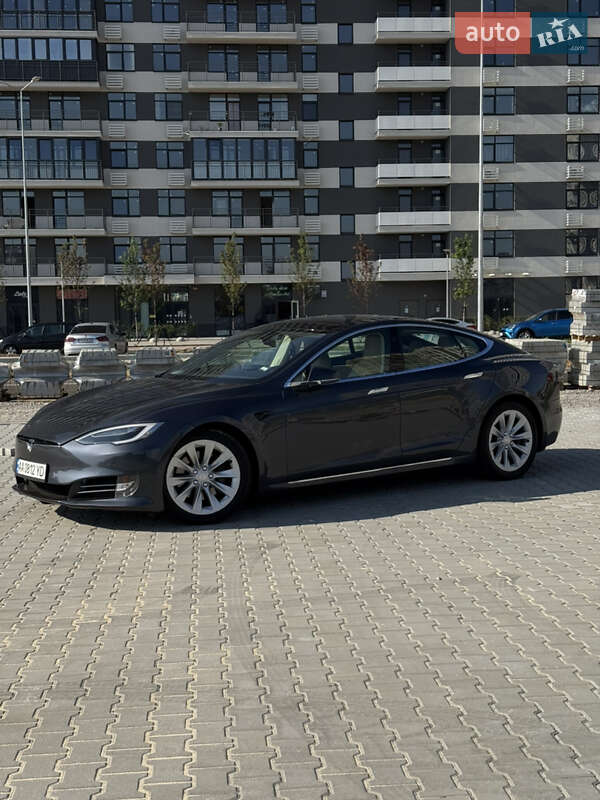 Лифтбек Tesla Model S 2016 в Ахтырке