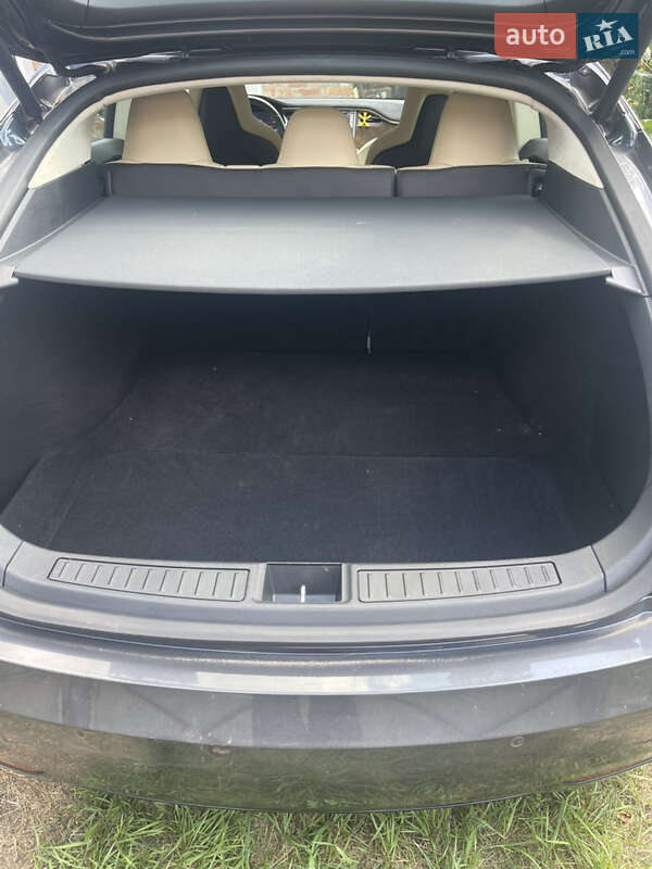 Лифтбек Tesla Model S 2016 в Ахтырке